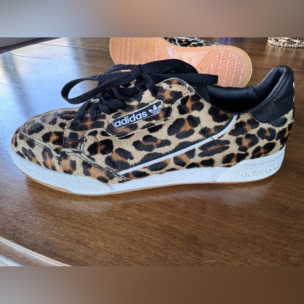 Leopard print almost new, only use one time.